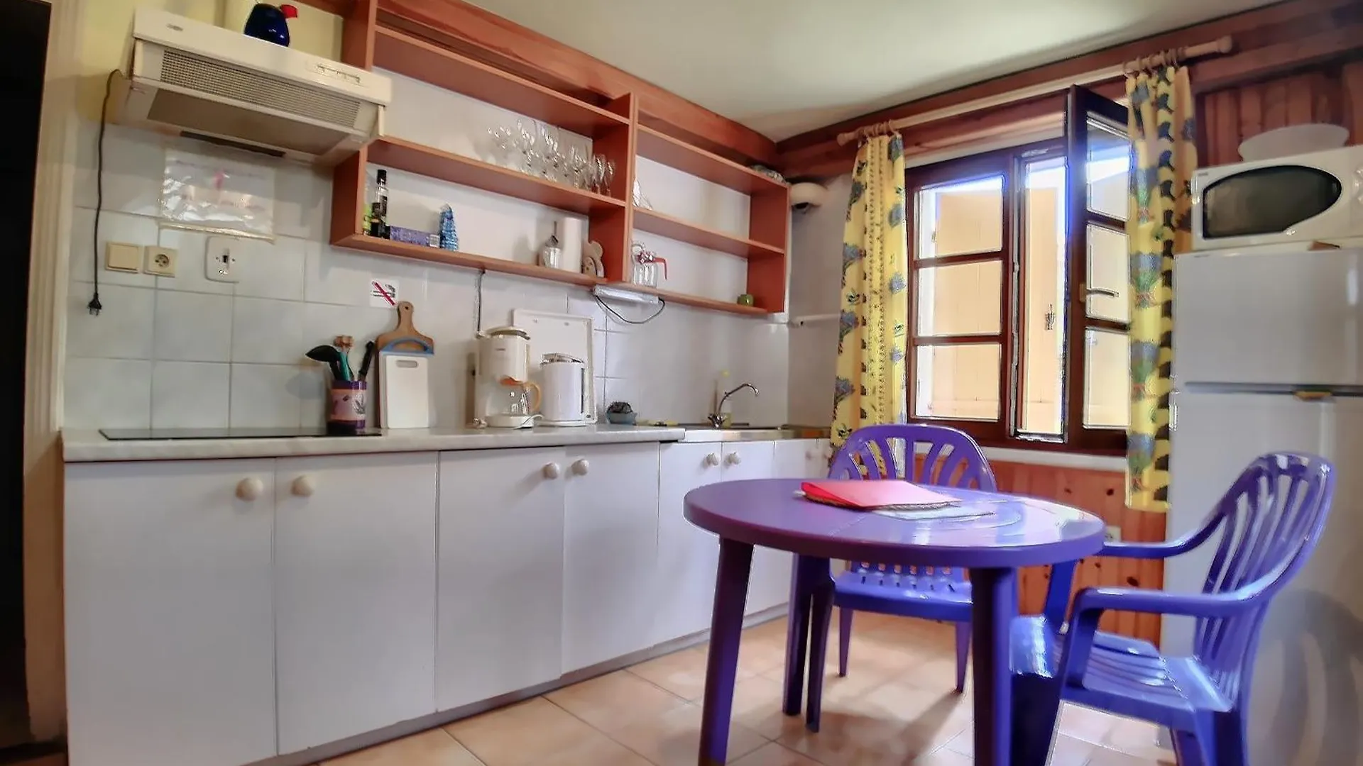 Appartement Cosy Pour 2, Proche Plage Aux Saintes-Maries-De-La-Mer - Fr-1-475-184