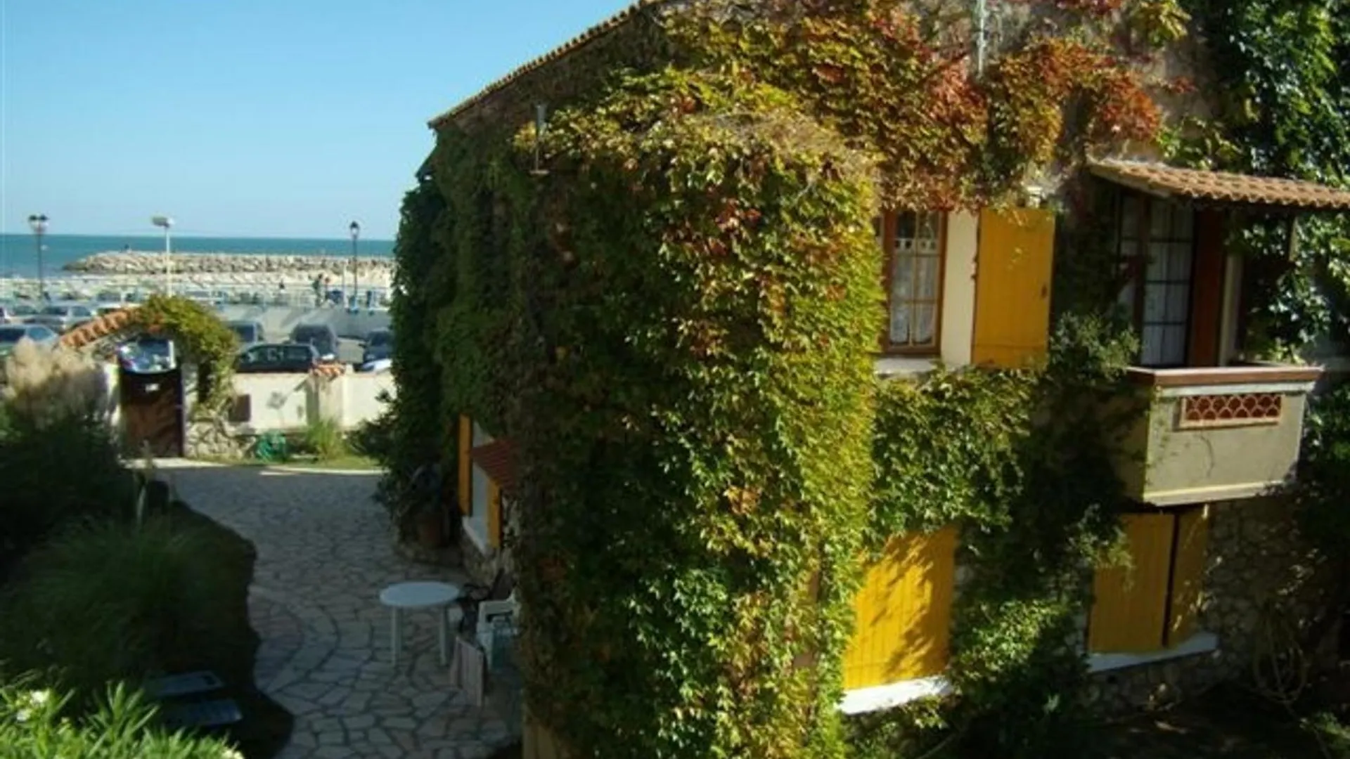 Appartement Cosy Pour 2, Proche Plage Aux Saintes-Maries-De-La-Mer - Fr-1-475-184